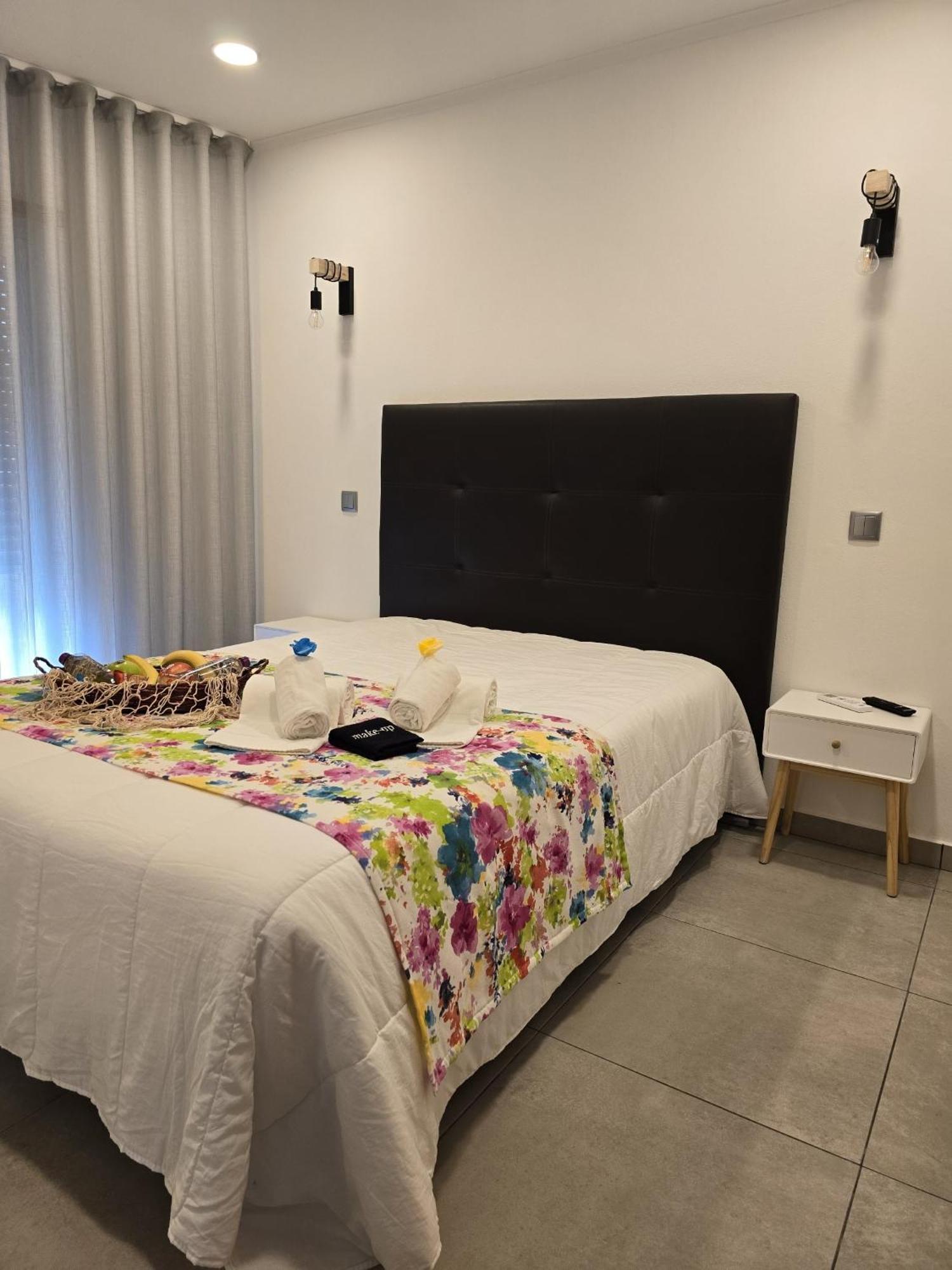 Lc'S Guesthouse Lagos Luaran gambar