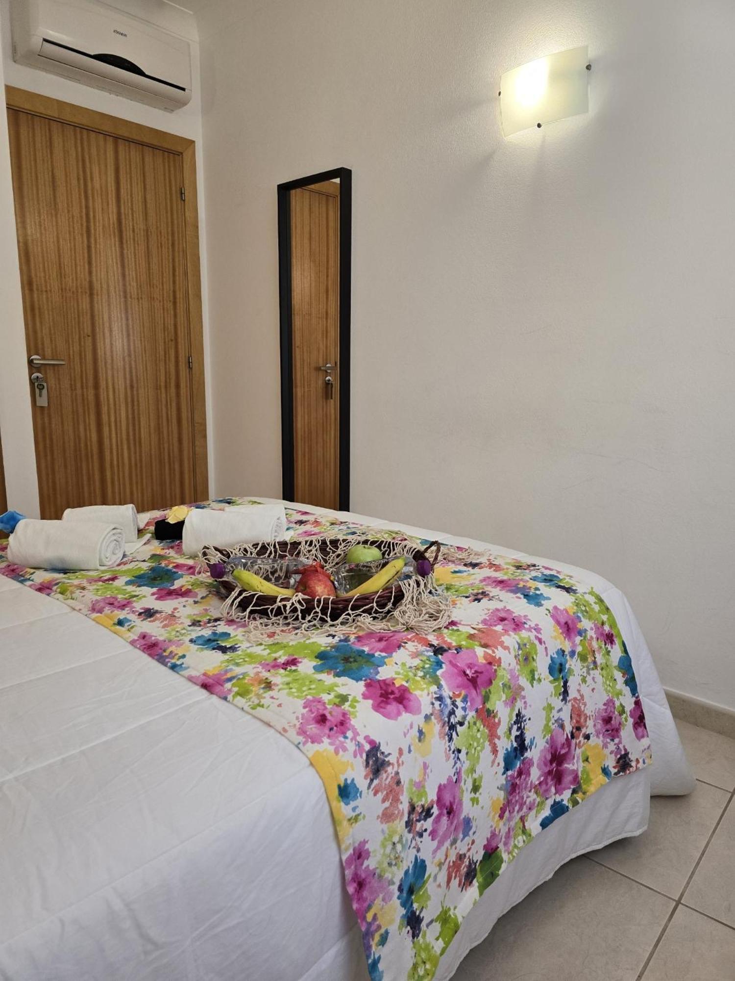 Lc'S Guesthouse Lagos Luaran gambar
