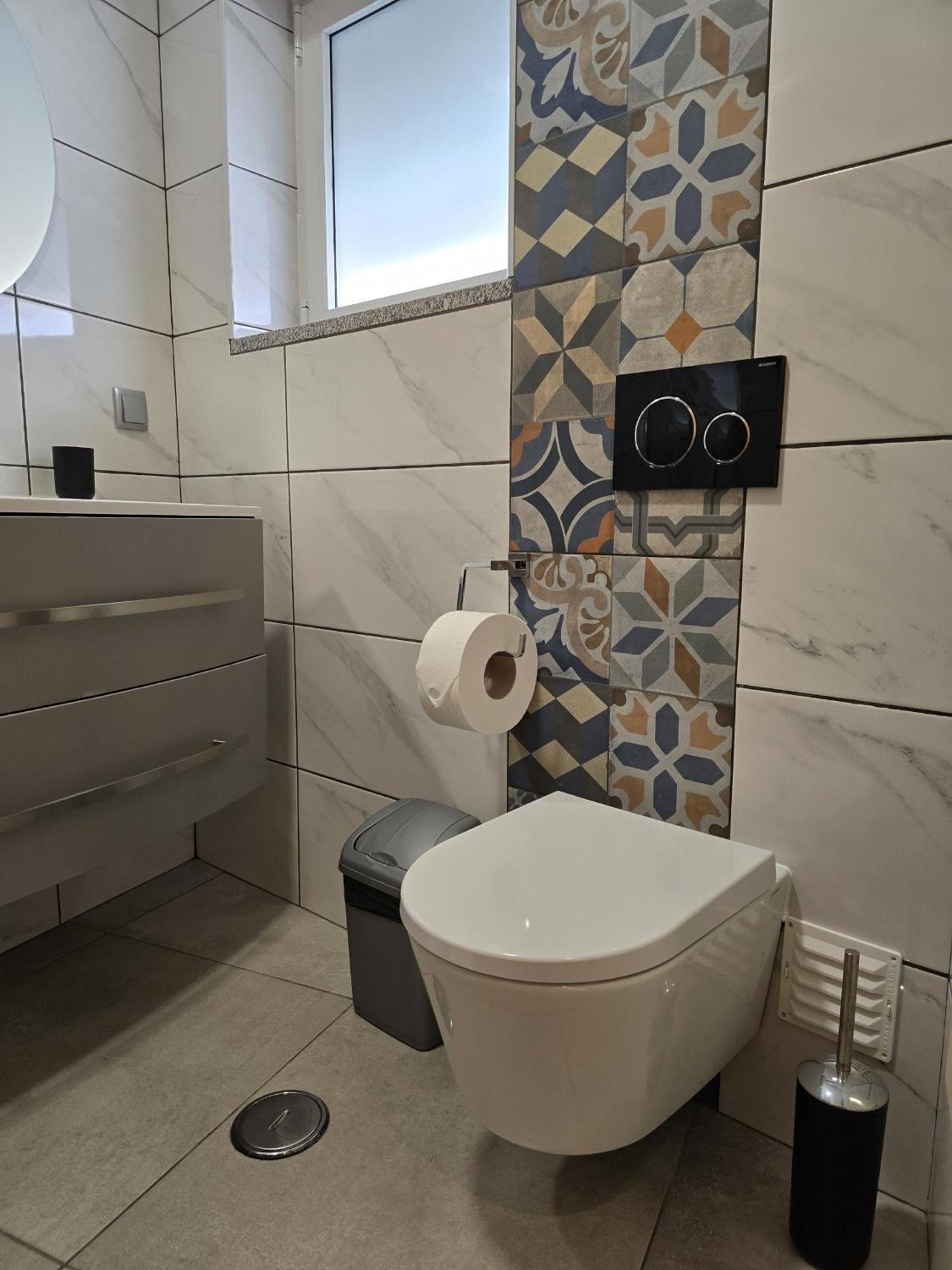 Lc'S Guesthouse Lagos Luaran gambar
