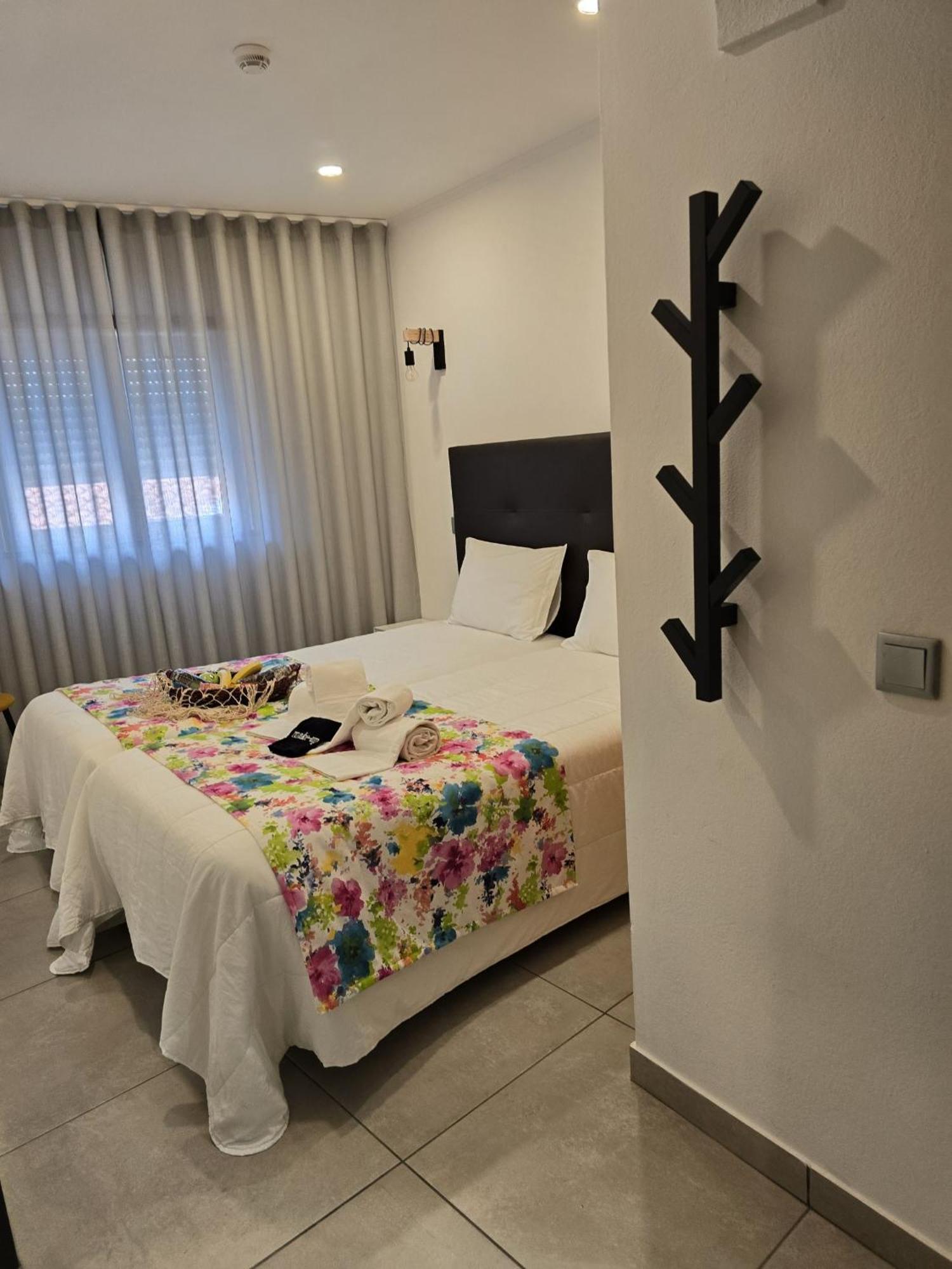 Lc'S Guesthouse Lagos Luaran gambar